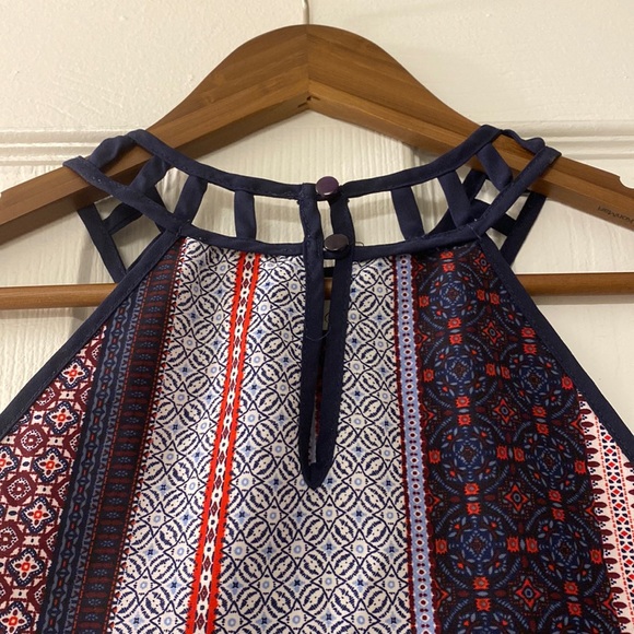 Monteau Cage Cutout High Neck Print Tank | Size Small - Picture 5 of 6